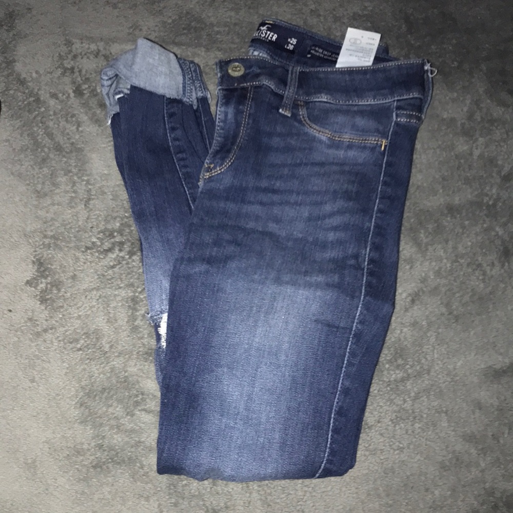 Hollister low rise jeggings. Size 1 waist 25 length 26